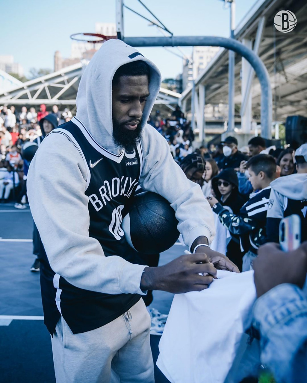 九游体育直播官网 -关于马德里竞技训练开放日；转会期战术微调引欢呼；NBA常规赛在即；纪律约束更严格的信息